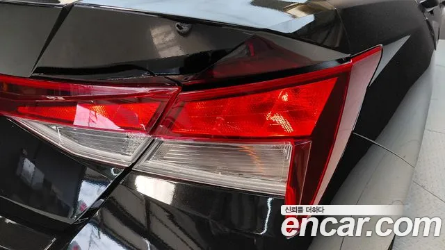 Hyundai AVANTE Новый Avante (CN7) — Фото автомобиля 23