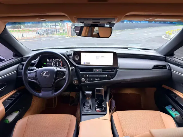 Lexus ES — Фото автомобиля 5