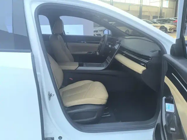Geely Galaxy L6 — Фото автомобиля 8