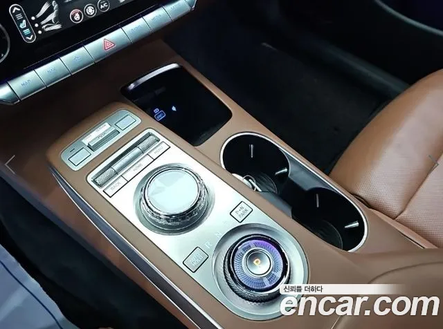 Genesis GV70 — Фото автомобиля 8