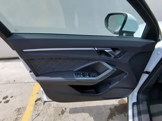 Audi Q3 — Фото автомобиля 11