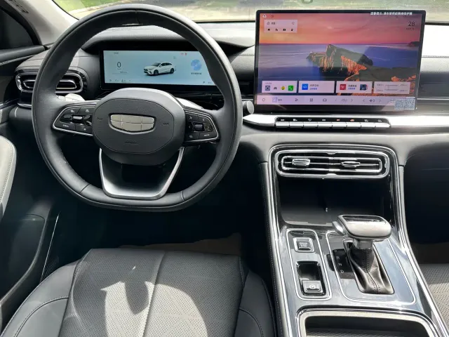 Geely Emgrand — Фото автомобиля 11