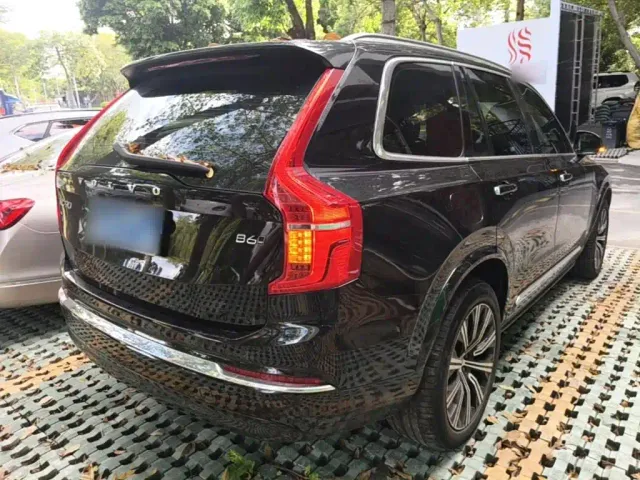 Volvo XC90 — Фото автомобиля 6