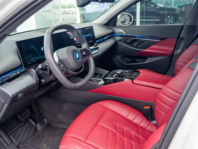 BMW i5 — Фото автомобиля 9