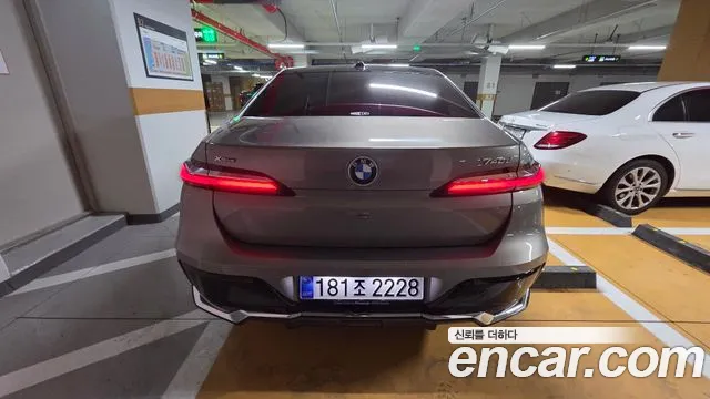 BMW 7 Series G70 — Фото автомобиля 3
