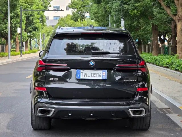 BMW X5 — Фото автомобиля 12