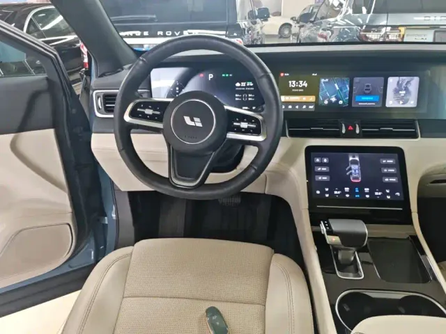 Li Auto ONE — Фото автомобиля 10