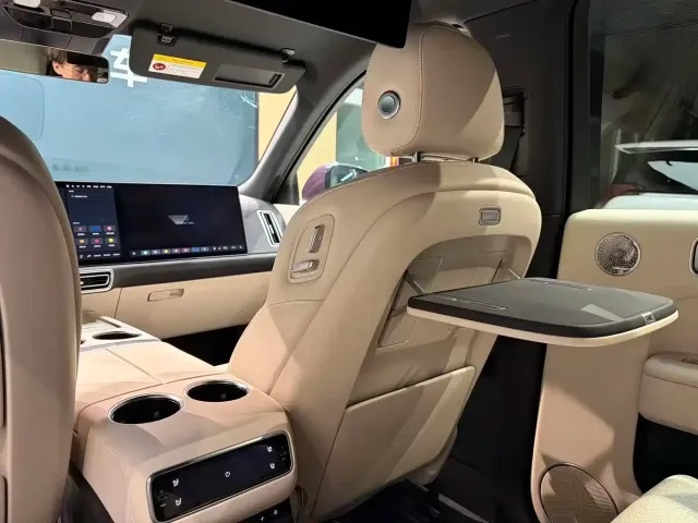 Li Auto L9 — Фото автомобиля 15
