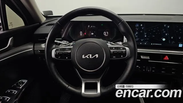 Kia K5 Новый K5 3 поколение 2.0 LPi(Для проката) — Фото автомобиля 13