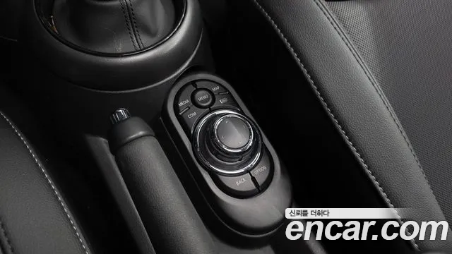 Mini Cooper Cooper Classic Plus Launch Pack — Фото автомобиля 5