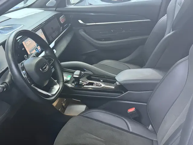 Geely Xingyue L — Фото автомобиля 4