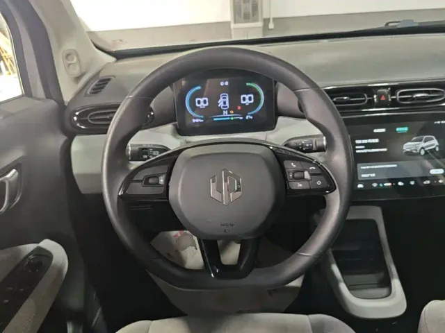 Leapmotor T03 — Фото автомобиля 10