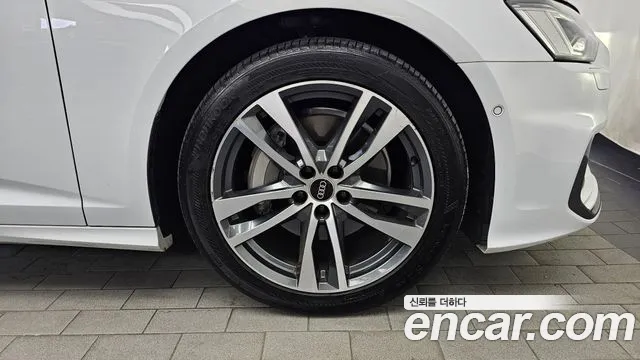 Audi A6 C8 — Фото автомобиля 6