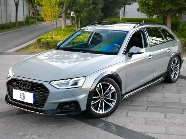 Audi A4 — Фото автомобиля 4