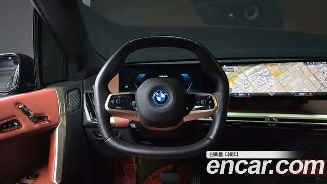 BMW iX — Фото автомобиля 12