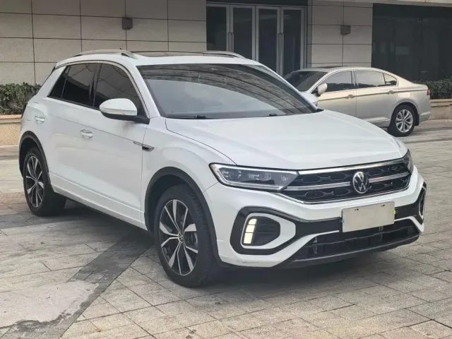 Volkswagen T-Roc — Фото автомобиля 3