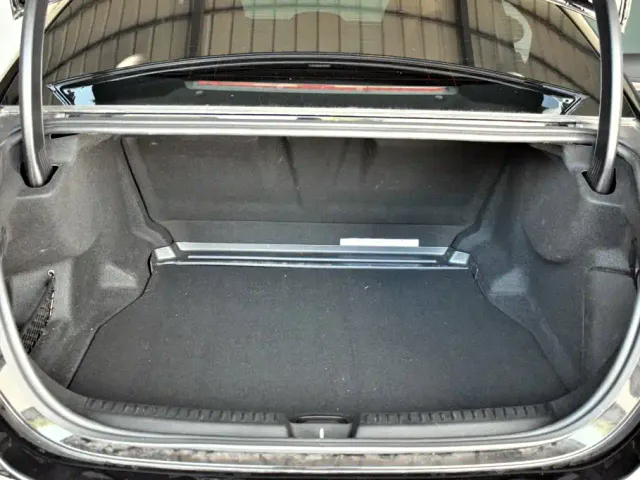 Mercedes-Benz E-Class — Фото автомобиля 16