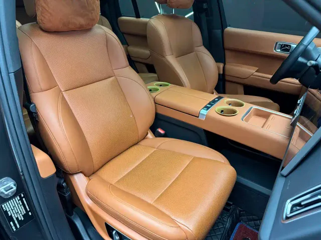 Li Auto L8 — Фото автомобиля 13