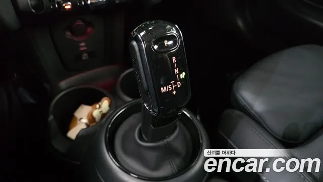 Mini Cooper Cooper Classic — Фото автомобиля 9