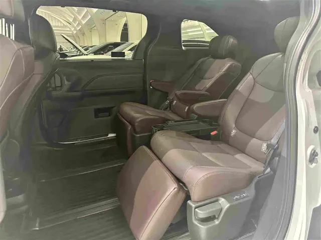 Toyota Granvia — Фото автомобиля 14