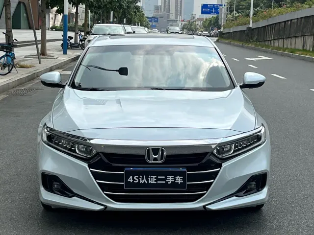 Honda Accord — Фото автомобиля 3