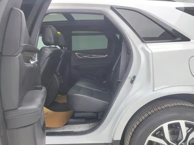 Cadillac XT5 — Фото автомобиля 11