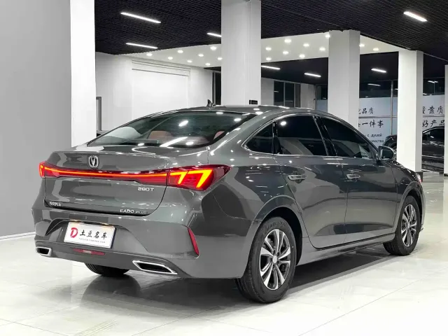 Changan Eado — Фото автомобиля 6