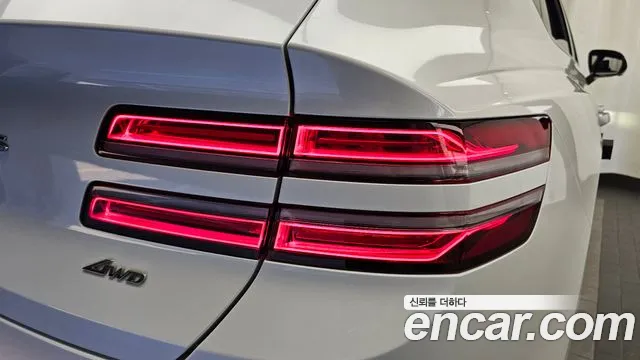 Genesis GV80 — Фото автомобиля 8