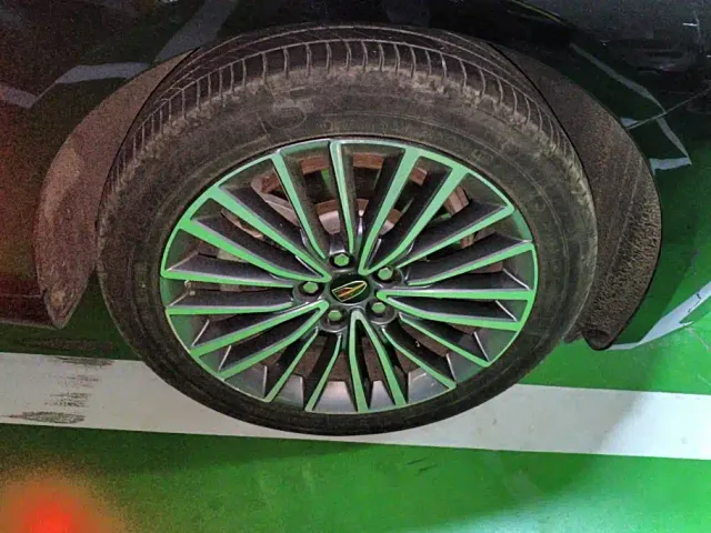 Hongqi H9 — Фото автомобиля 6