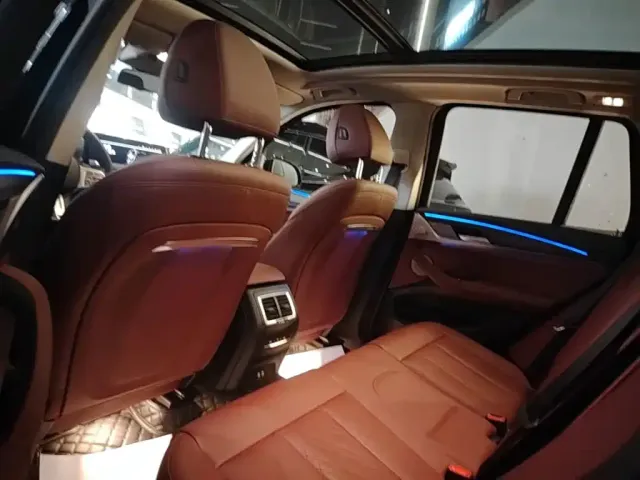 BMW X3 — Фото автомобиля 12