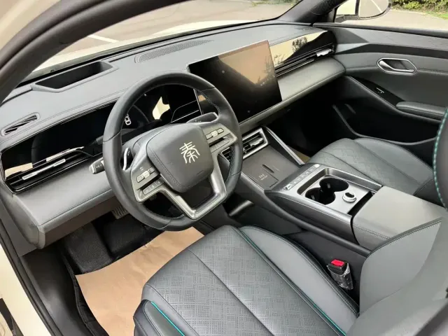 BYD Qin L — Фото автомобиля 10