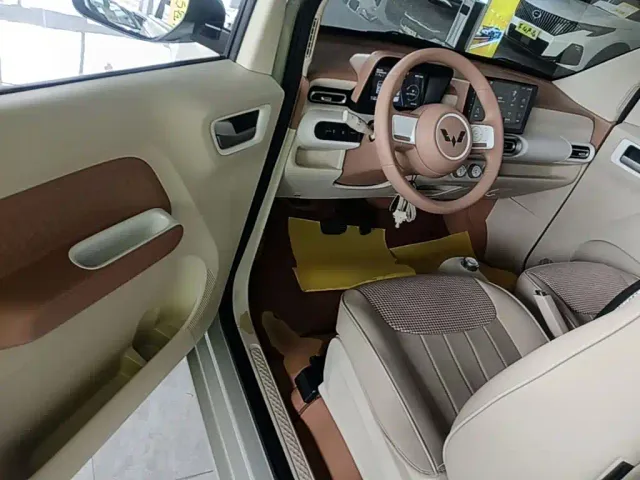 Wuling Hongguang Mini EV — Фото автомобиля 15