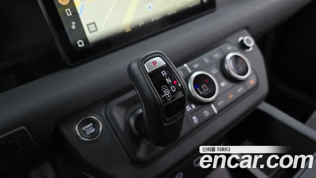 Land Rover Defender Defender (L663) 110 P300 X-Dynamic SE — Фото автомобиля 9