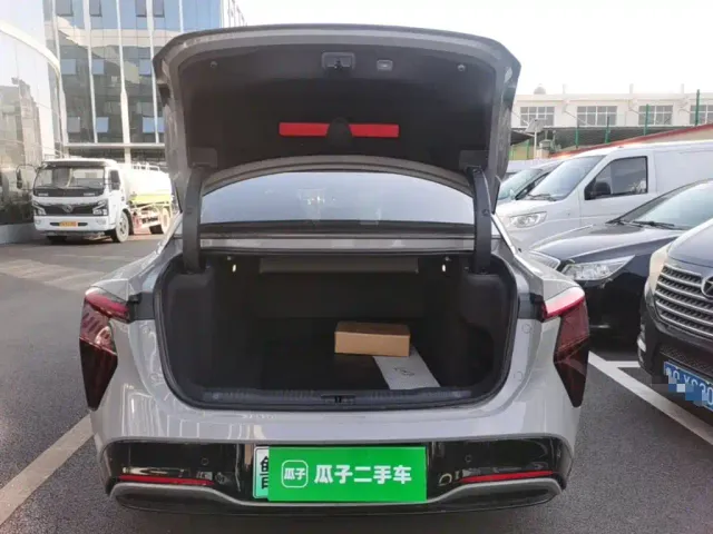 Hongqi EH7 — Фото автомобиля 18