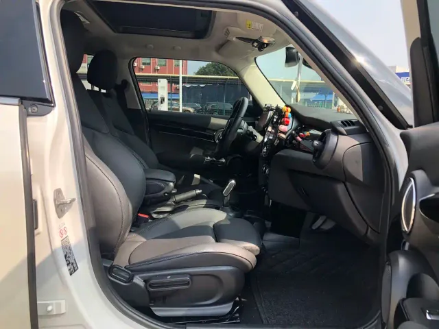MINI Hatch — Фото автомобиля 14