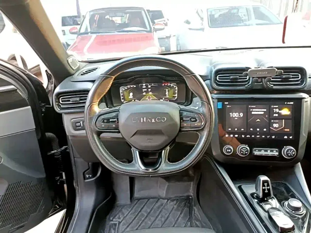Lynk & Co 03 — Фото автомобиля 10