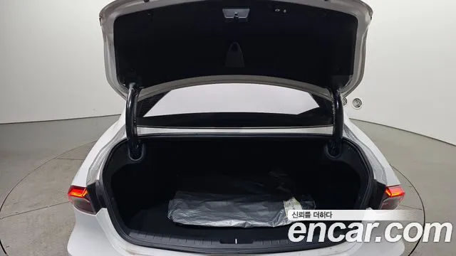 Hyundai Grandeur New — Фото автомобиля 20