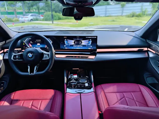 BMW 5 Series — Фото автомобиля 15