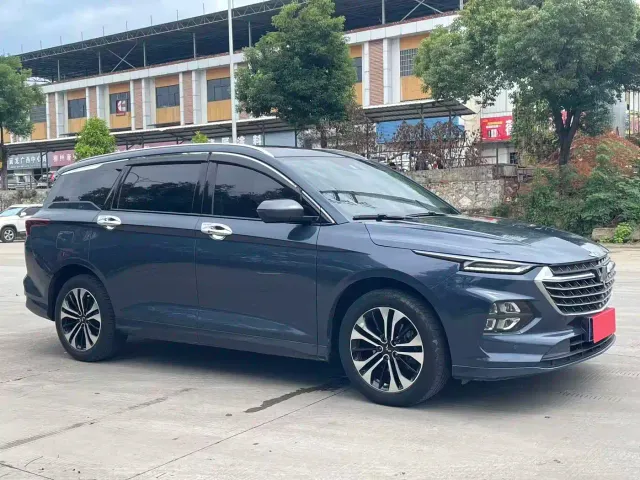 Wuling Victory — Фото автомобиля 3