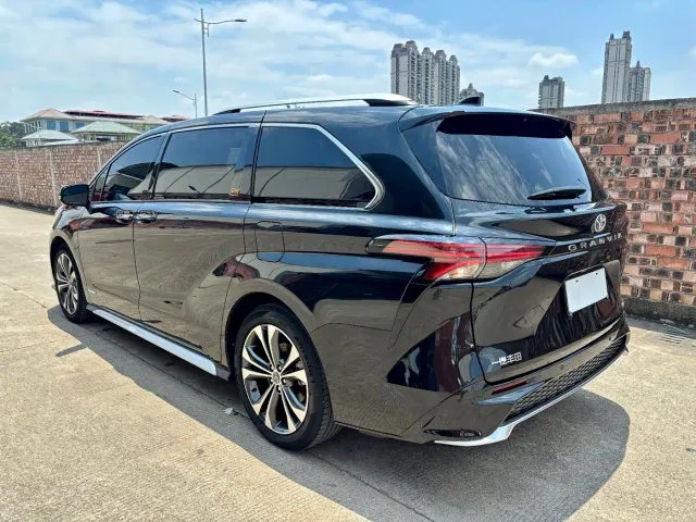 Toyota Granvia — Фото автомобиля 6