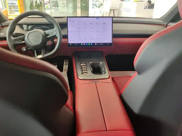 Xiaomi SU7 — Фото автомобиля 13