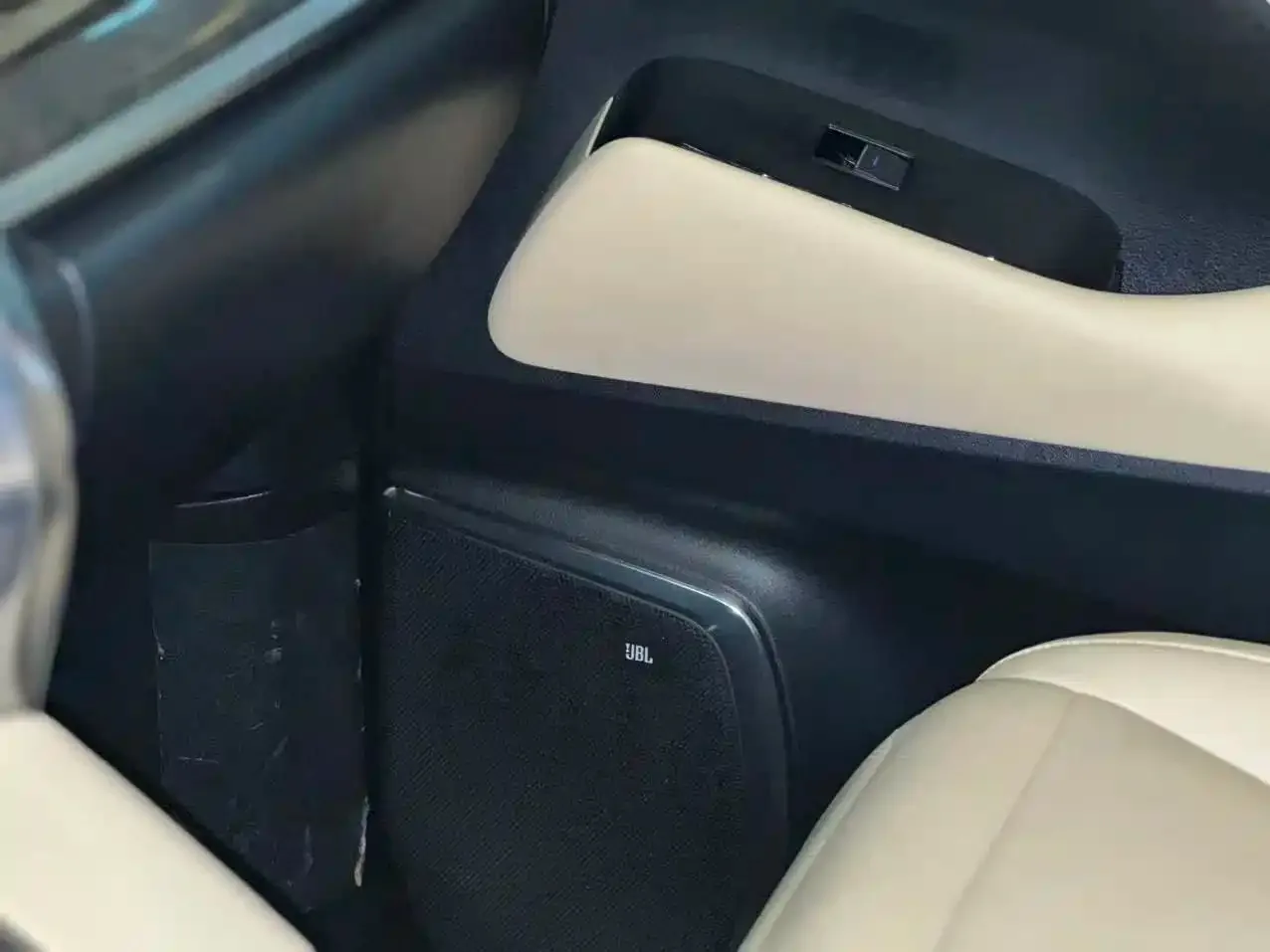 Toyota Alphard 2021 Hybrid 2.5L Premium — Фото автомобиля 8