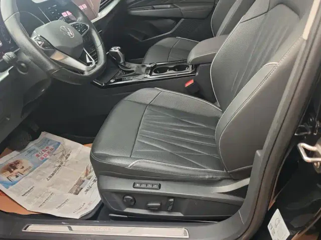 Volkswagen Passat — Фото автомобиля 9
