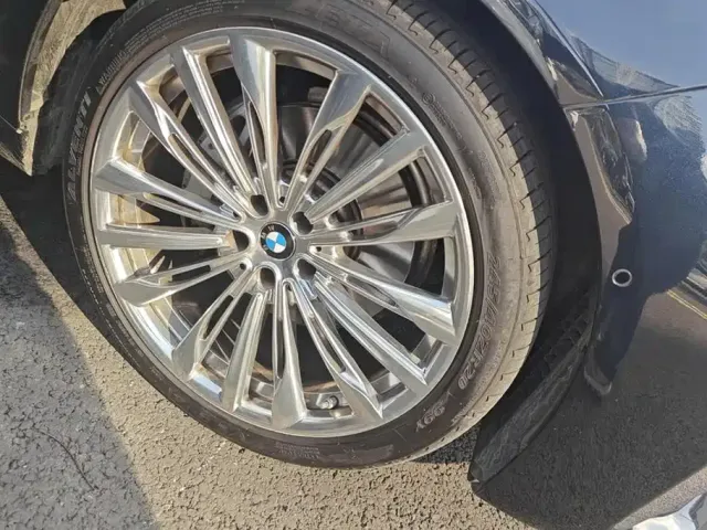 BMW 7 Series — Фото автомобиля 6