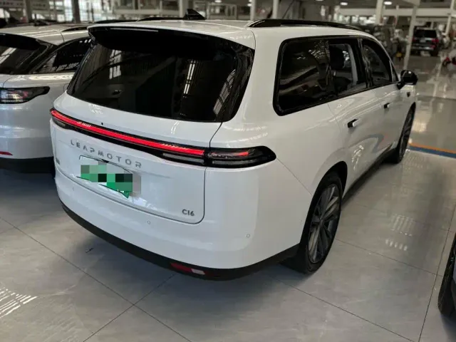 Leapmotor C16 — Фото автомобиля 18