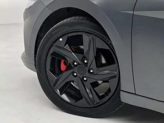 Hyundai Elantra — Фото автомобиля 18