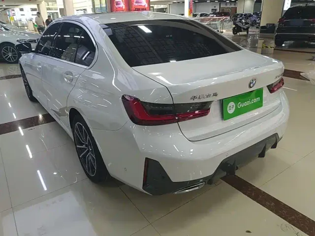 BMW 3 Series — Фото автомобиля 4