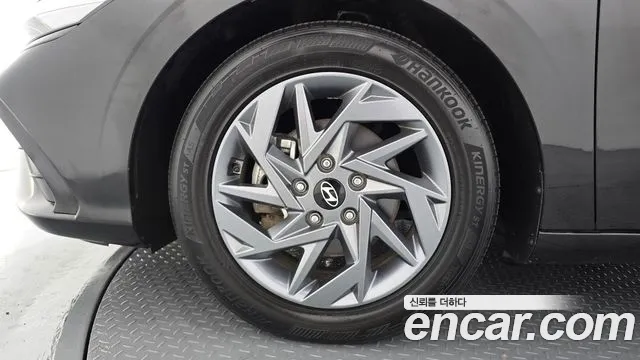 Hyundai Avante CN7 — Фото автомобиля 5
