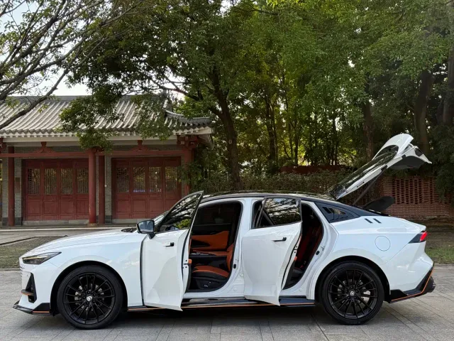 Changan UNI-V — Фото автомобиля 11