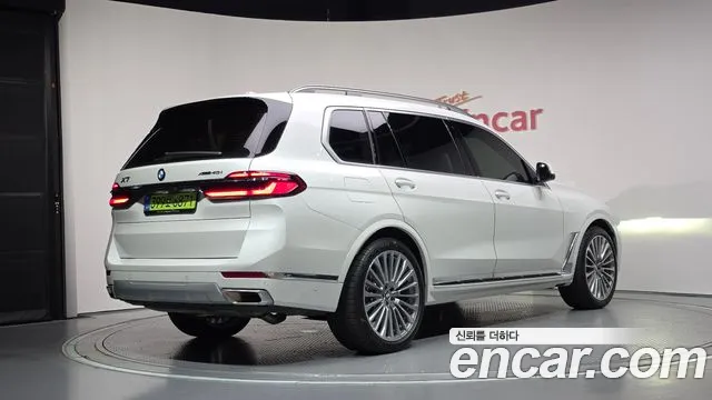 BMW X7 — Фото автомобиля 2
